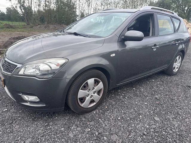2011 - kia - cee'd sporty wagon - 1.4 cvvt comf. pack - 58-rvs-3 - afbeelding 1 van  17