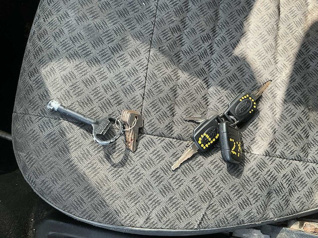 2011 - land rover pickup zuigwagen defender 130 bedrijfswagen - afbeelding 13 van  36