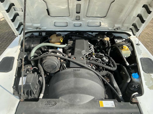 2011 - land rover pickup zuigwagen defender 130 bedrijfswagen - afbeelding 32 van  36