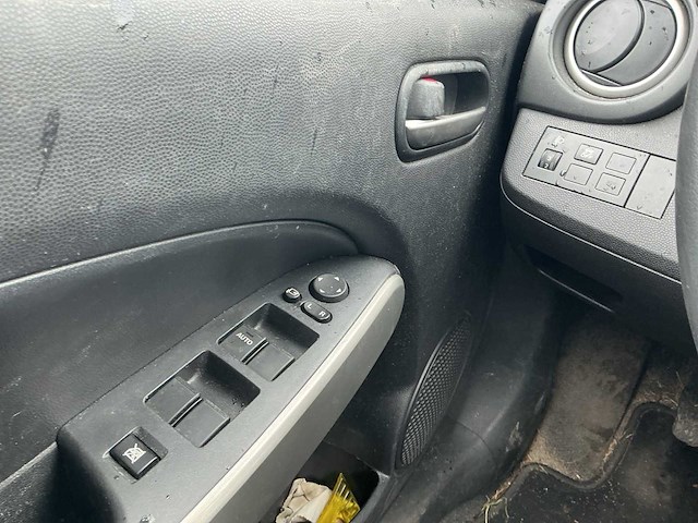 2011 - mazda - 2 - 1.3 bifuel gt-m line - personenauto - afbeelding 2 van  11