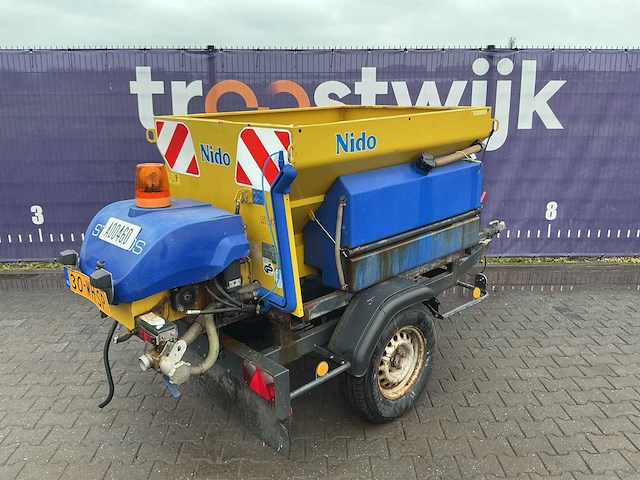 2011 - nido stratos - b08l-15 avcxn-280 - zoutstrooier aanhangwagen - afbeelding 5 van  10