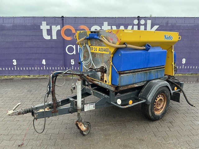 2011 - nido stratos - b08l-15 avcxn-280 - zoutstrooier aanhangwagen - afbeelding 1 van  10