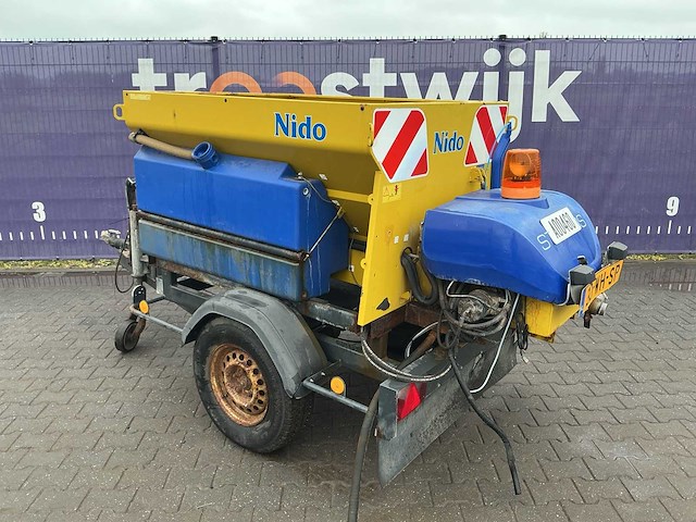 2011 - nido stratos - b08l-15 avcxn-280 - zoutstrooier aanhangwagen - afbeelding 4 van  10