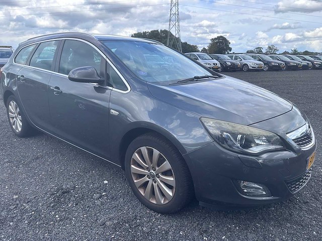 2011 - opel - astra sports tourer - 1.4 cosmo - 91-pzx-9 - afbeelding 13 van  17