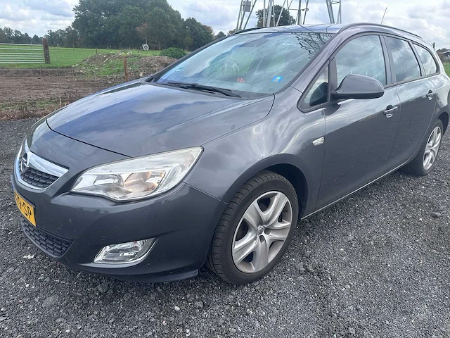 2011 - opel - astra sports tourer - 1.4 turbo edition - car - afbeelding 1 van  16