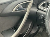 2011 - opel - astra sports tourer - 1.4 turbo edition - personenauto - afbeelding 2 van  12