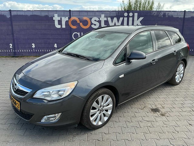2011 - opel - astra sports tourer - 1.4 turbo edition - personenauto - afbeelding 1 van  12