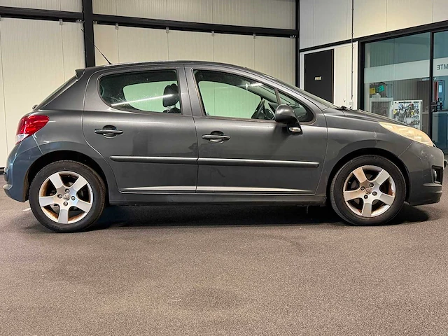 2011 - peugeot - 207 - 1.6 vti allure 04-rbt-5 iaw - afbeelding 16 van  19