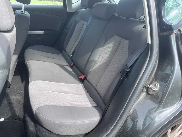 2011 - seat - leon - 1.6 tdi eco. style - 46-zhr-9 - afbeelding 14 van  17