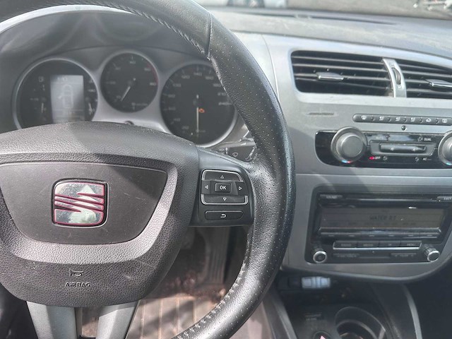 2011 - seat - leon - 1.6 tdi eco. style - 46-zhr-9 - afbeelding 8 van  17