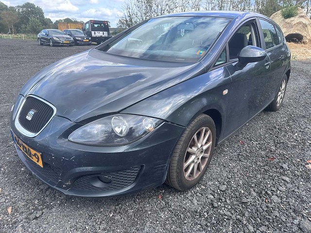 2011 - seat - leon - 1.6 tdi eco. style - 46-zhr-9 - afbeelding 1 van  17