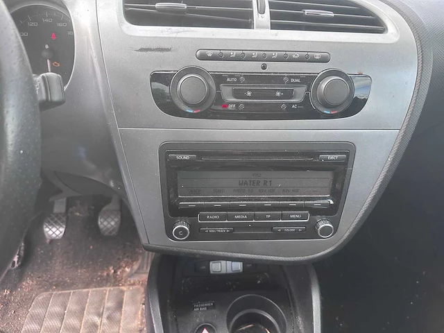 2011 - seat - leon - 1.6 tdi eco. style - 46-zhr-9 - afbeelding 3 van  17