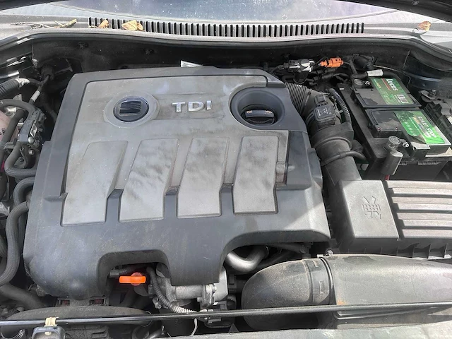 2011 - seat - leon - 1.6 tdi eco. style - 46-zhr-9 - afbeelding 9 van  17