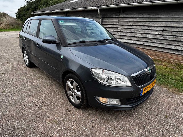 2011 - skoda - fabia combi - 1.2 tdi greenline - car - afbeelding 3 van  10