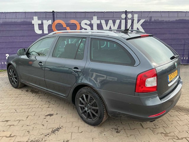 2011 - skoda - octavia combi - 1.2 tsi elegance bns - personenauto - afbeelding 4 van  10