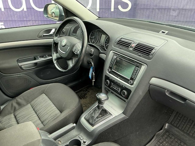 2011 - skoda - octavia combi - 1.2 tsi elegance bns - personenauto - afbeelding 8 van  10