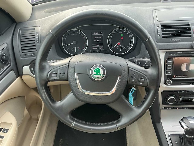 2011 - skoda - octavia combi - 1.2 tsi elegance bns - personenauto - afbeelding 2 van  11