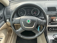 2011 - skoda - octavia combi - 1.2 tsi elegance bns - personenauto - afbeelding 2 van  11