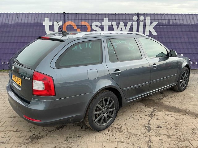 2011 - skoda - octavia combi - 1.2 tsi elegance bns - personenauto - afbeelding 10 van  10