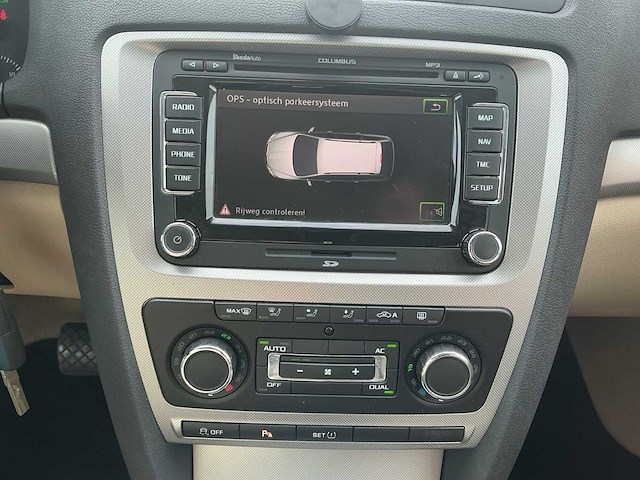 2011 - skoda - octavia combi - 1.2 tsi elegance bns - personenauto - afbeelding 12 van  13