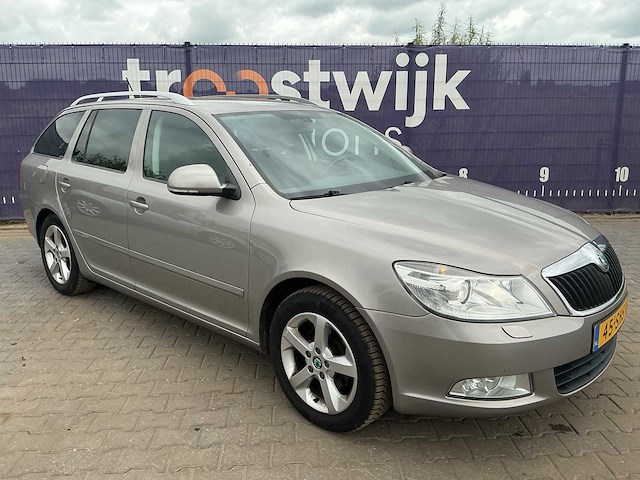 2011 - skoda - octavia combi - 1.2 tsi elegance bns - personenauto - afbeelding 4 van  11