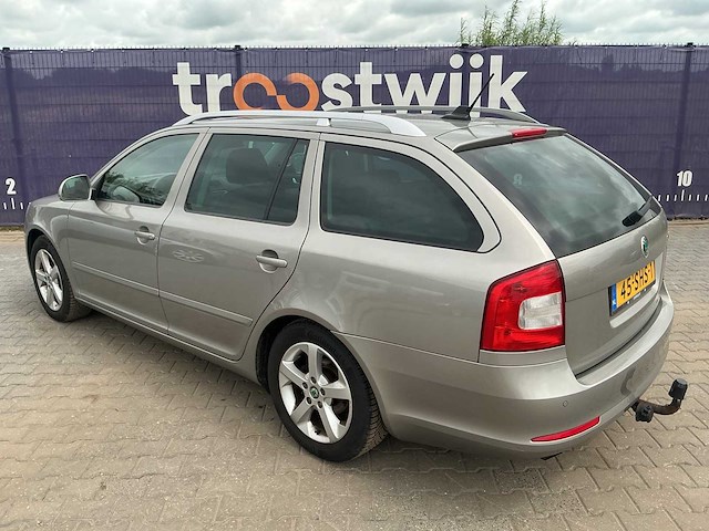 2011 - skoda - octavia combi - 1.2 tsi elegance bns - personenauto - afbeelding 5 van  11