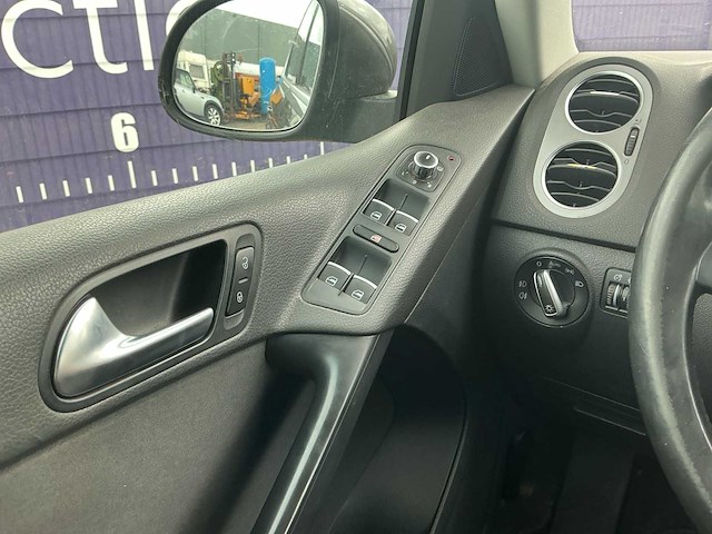 2011 - volkswagen - tiguan - 1.4 tsi sport&style - personenauto - afbeelding 2 van  12