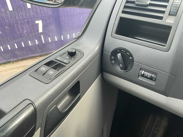2011 - volkswagen - transporter - 2.0 tdi l2h1 com. dc - bedrijfswagen - afbeelding 4 van  15