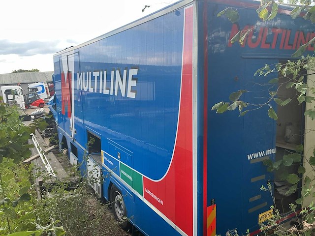 2011 - volvo - fh420 eev - vrachtwagen opbouw t.b.v. weg belijning (schade voertuig) - afbeelding 16 van  21