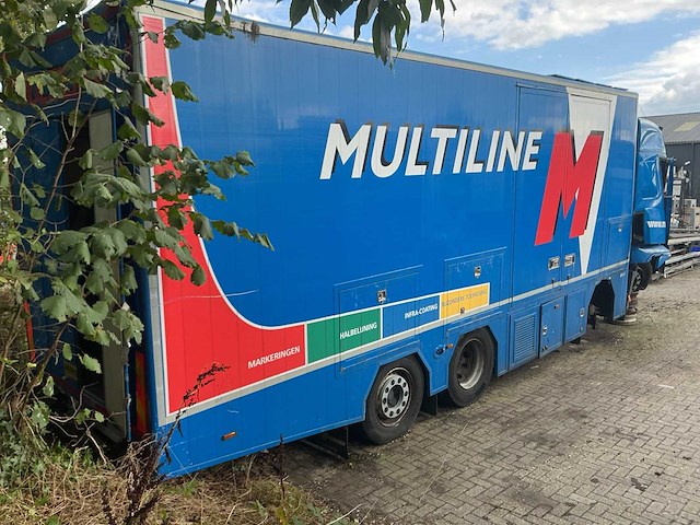 2011 - volvo - fh420 eev - vrachtwagen opbouw t.b.v. weg belijning (schade voertuig) - afbeelding 17 van  21