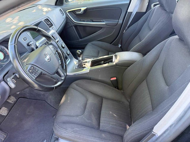 2011 - volvo - v60 - 1.6 drive kinetic hf-763-t iaw - afbeelding 15 van  16