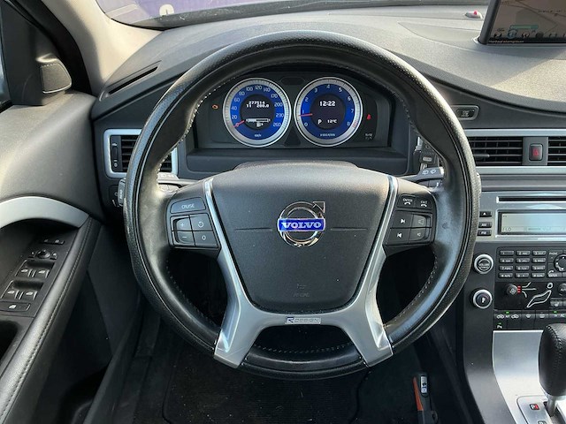 2011 - volvo - v70 - 2.0t r-edition - personenauto - afbeelding 9 van  15
