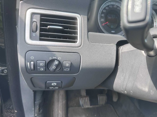 2011 - volvo - v70 - 2.0t summum - 54-pnb-8 - afbeelding 8 van  15