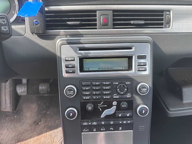2011 - volvo - v70 - 2.0t summum - 54-pnb-8 - afbeelding 10 van  15