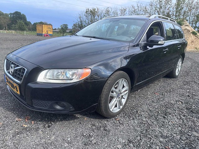 2011 - volvo - v70 - 2.0t summum - 54-pnb-8 - afbeelding 1 van  15