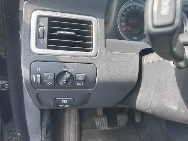 2011 - volvo - v70 - 2.0t summum - 54-pnb-8 - afbeelding 3 van  22