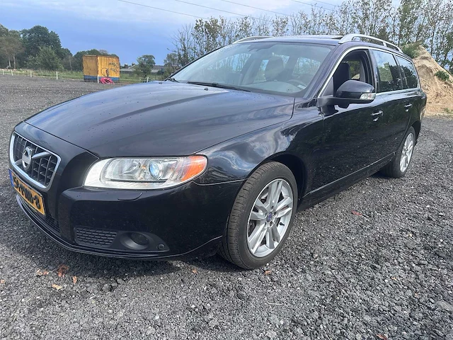 2011 - volvo - v70 - 2.0t summum - 54-pnb-8 - afbeelding 1 van  22