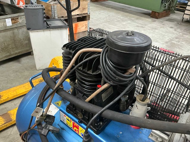 2011 airpress k300-600 luchtcompressor - afbeelding 10 van  12