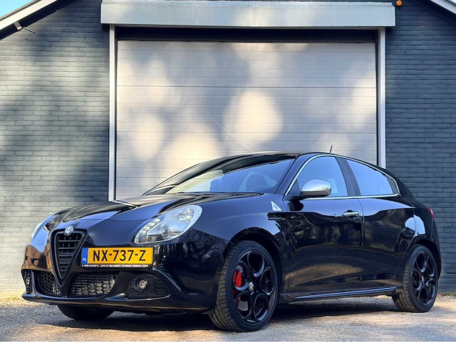2011 alfa romeo giulietta 300+ pk personenauto - afbeelding 1 van  18