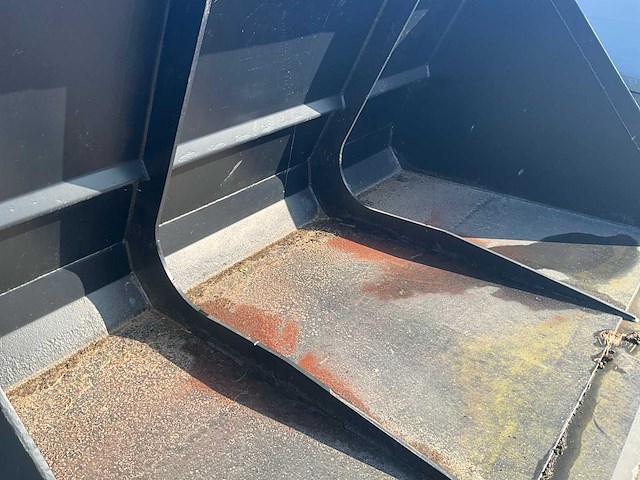 2011 alo ht30825 volumebak / graafbak - afbeelding 1 van  8