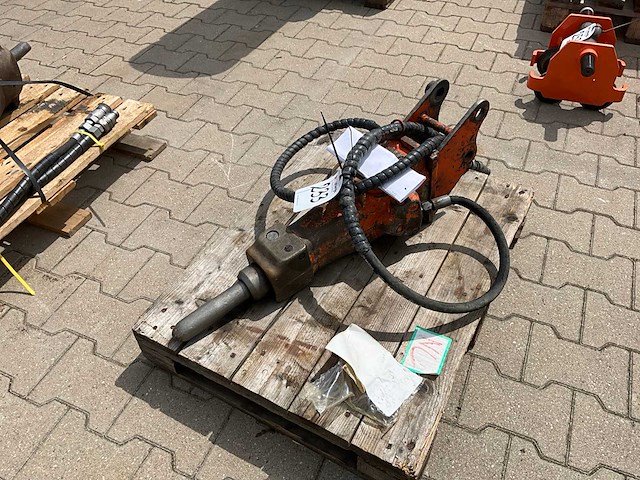 2011 atlas copco sb 52 hydraulische sloophamer - afbeelding 1 van  8