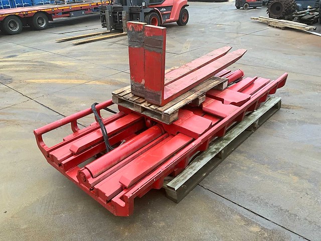 2011 auramo vorkheftruck vorkenbord 10t+ - afbeelding 4 van  8