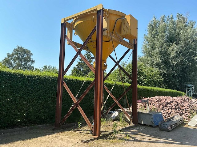 2011 beco kubel 4500 1tr hr silo - afbeelding 1 van  9