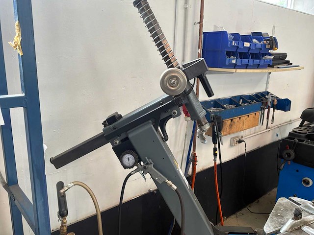 2011 beissbarth servomat ms 50 banden de-en montageapparaat - afbeelding 9 van  12
