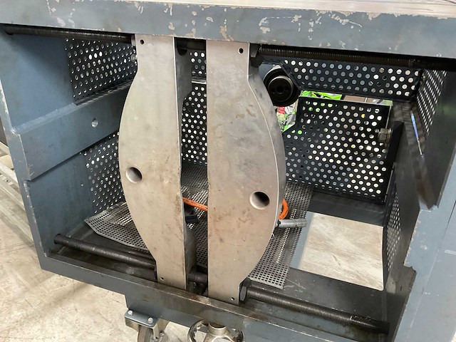 2011 berex mobipuller 50eva verrijdbare hydraulische trekker - afbeelding 3 van  5