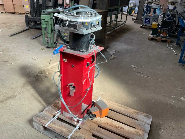 2011 blyweert aluminium tooling 1as405p0 pneumatische aluminium profiel ponsmachine - afbeelding 3 van  5