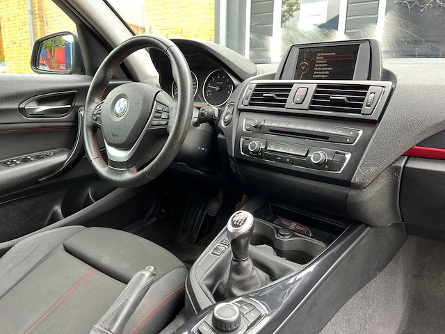 2011 bmw 1-serie 116i sport personenauto - afbeelding 15 van  23