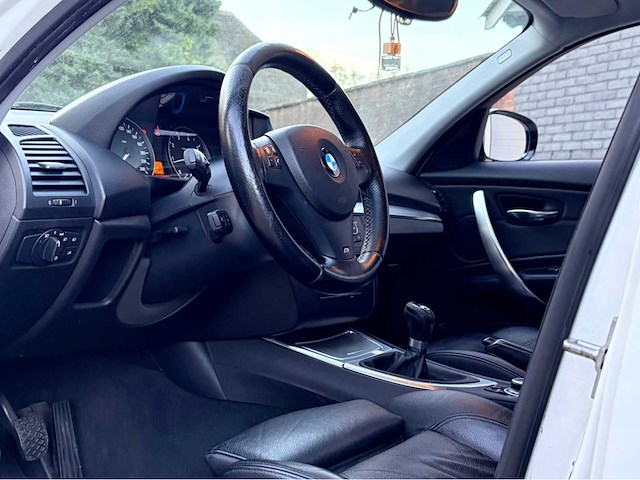 2011 bmw 1-serie personenauto - afbeelding 6 van  7