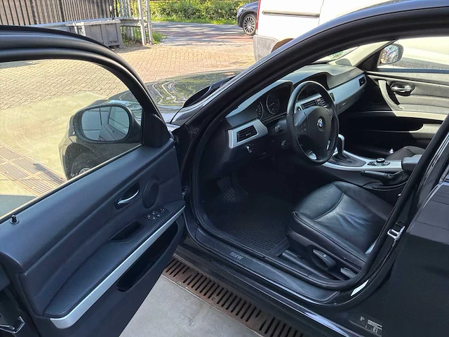 2011 bmw 3-serie 320i bns l. m sport personenauto - afbeelding 26 van  28