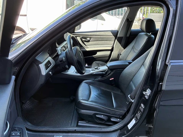 2011 bmw 3-serie 320i bns l. m sport personenauto - afbeelding 27 van  28